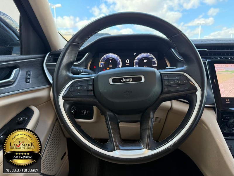 Jeep Grand Cherokee L Vehicle Full-screen Gallery Image 20