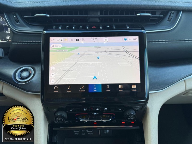 Jeep Grand Cherokee L Vehicle Full-screen Gallery Image 21