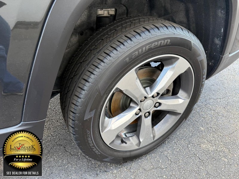 Jeep Grand Cherokee L Vehicle Full-screen Gallery Image 23