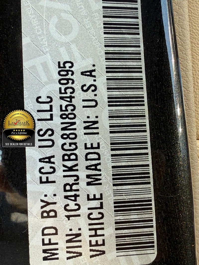 Jeep Grand Cherokee L Vehicle Full-screen Gallery Image 24