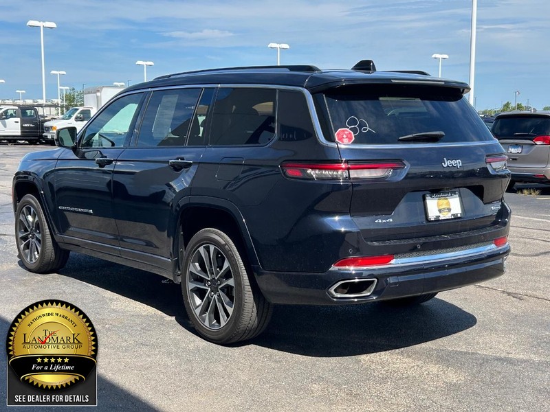 Jeep Grand Cherokee L Vehicle Full-screen Gallery Image 6