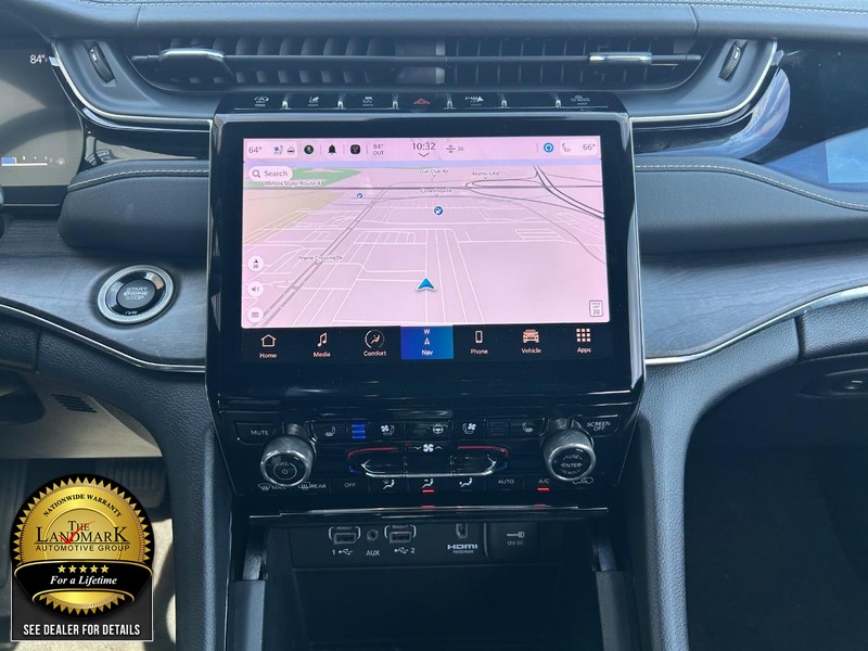 Jeep Grand Cherokee L Vehicle Full-screen Gallery Image 20