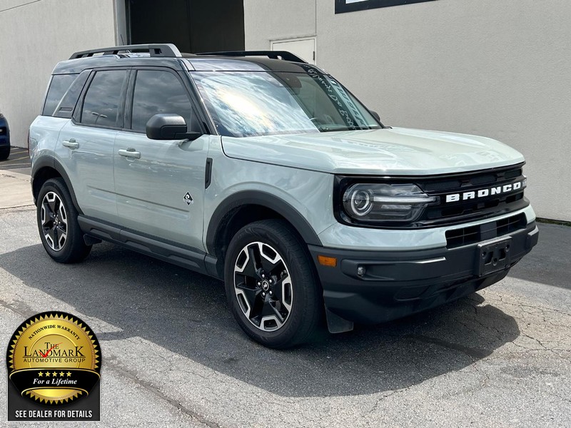 Ford Bronco Sport Vehicle Full-screen Gallery Image 2