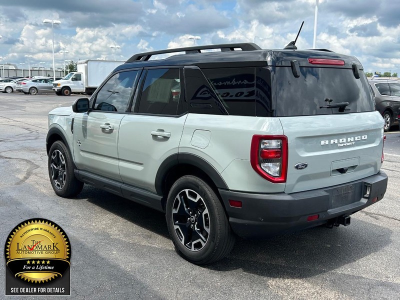 Ford Bronco Sport Vehicle Full-screen Gallery Image 6