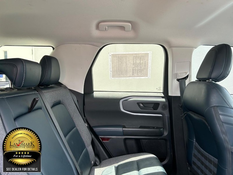 Ford Bronco Sport Vehicle Full-screen Gallery Image 15