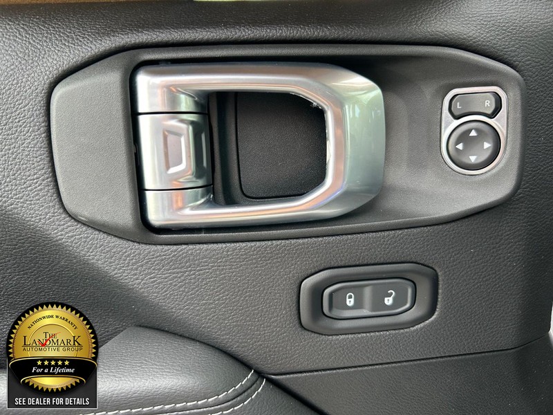 Jeep Wrangler 4xe Vehicle Full-screen Gallery Image 8