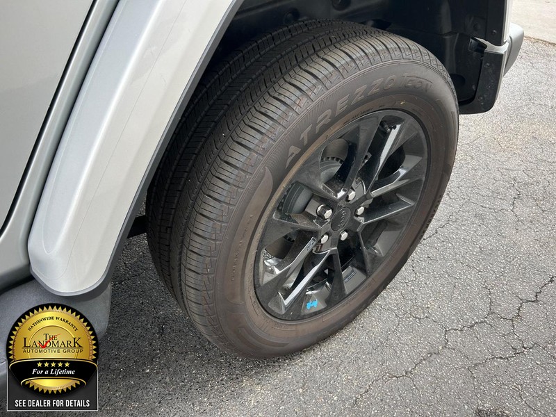 Jeep Wrangler 4xe Vehicle Full-screen Gallery Image 21