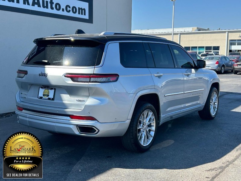 Jeep Grand Cherokee L Vehicle Full-screen Gallery Image 3