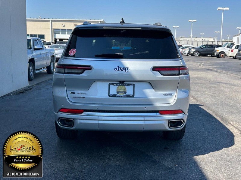 Jeep Grand Cherokee L Vehicle Full-screen Gallery Image 7