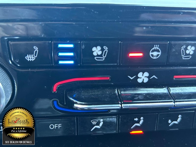 Jeep Grand Cherokee L Vehicle Full-screen Gallery Image 15