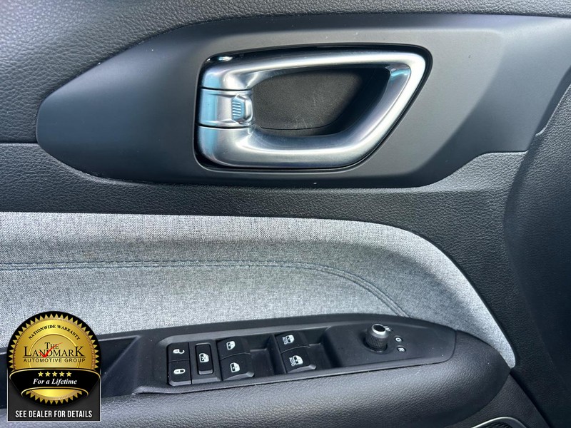 Jeep Compass Vehicle Full-screen Gallery Image 8