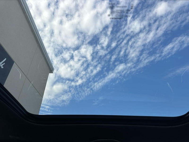 Jeep Grand Cherokee Vehicle Full-screen Gallery Image 5