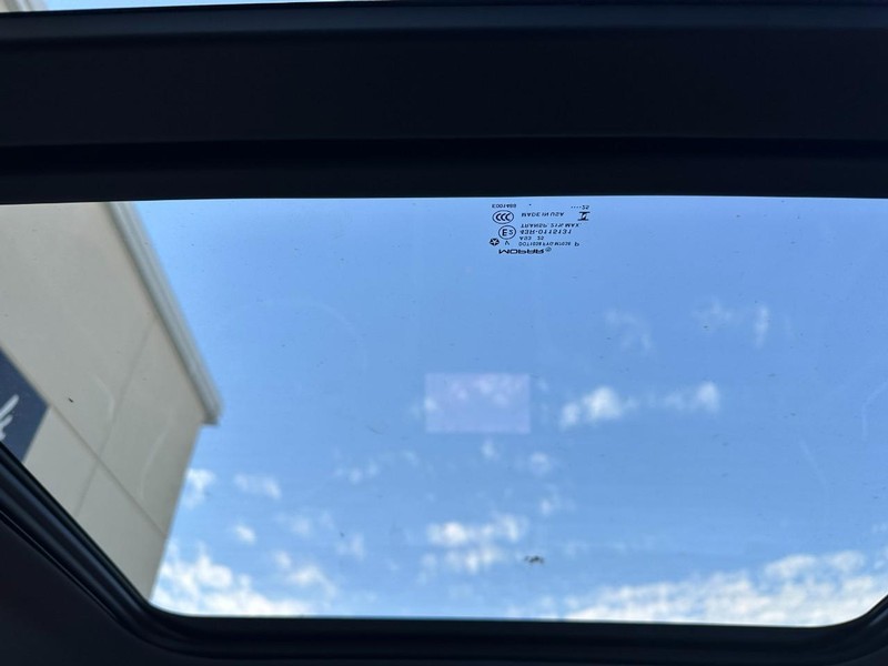 Jeep Grand Cherokee Vehicle Full-screen Gallery Image 5