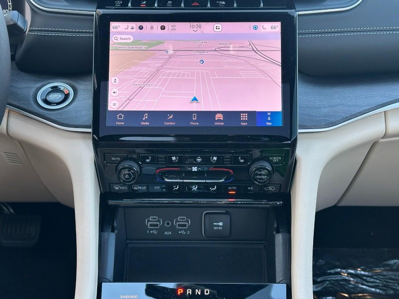 Jeep Grand Cherokee Vehicle Full-screen Gallery Image 8