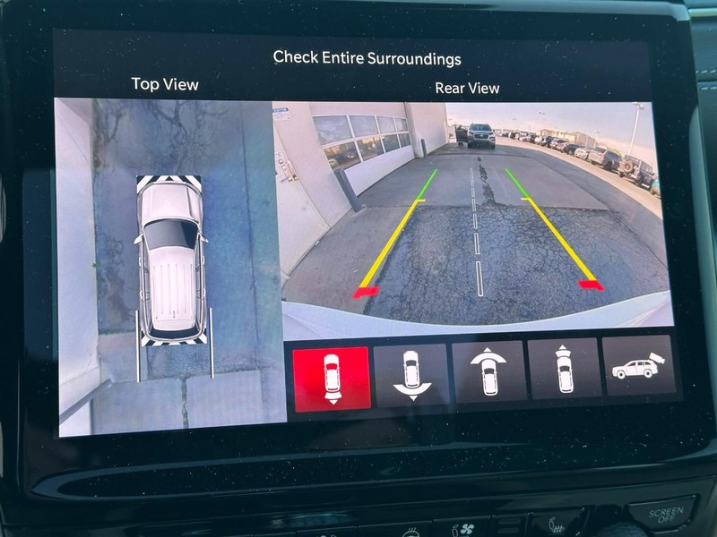 Jeep Grand Cherokee Vehicle Full-screen Gallery Image 17