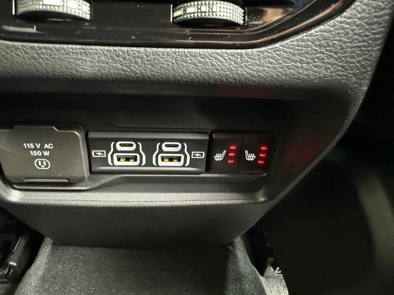 Jeep Grand Cherokee Vehicle Full-screen Gallery Image 12