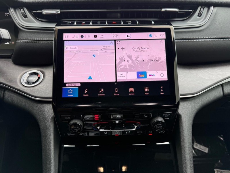 Jeep Grand Cherokee Vehicle Full-screen Gallery Image 15