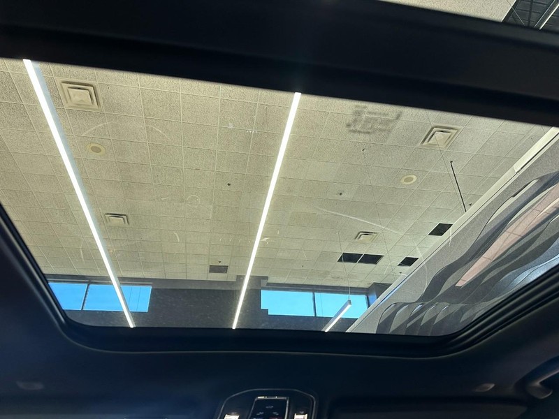 Jeep Grand Cherokee Vehicle Full-screen Gallery Image 5