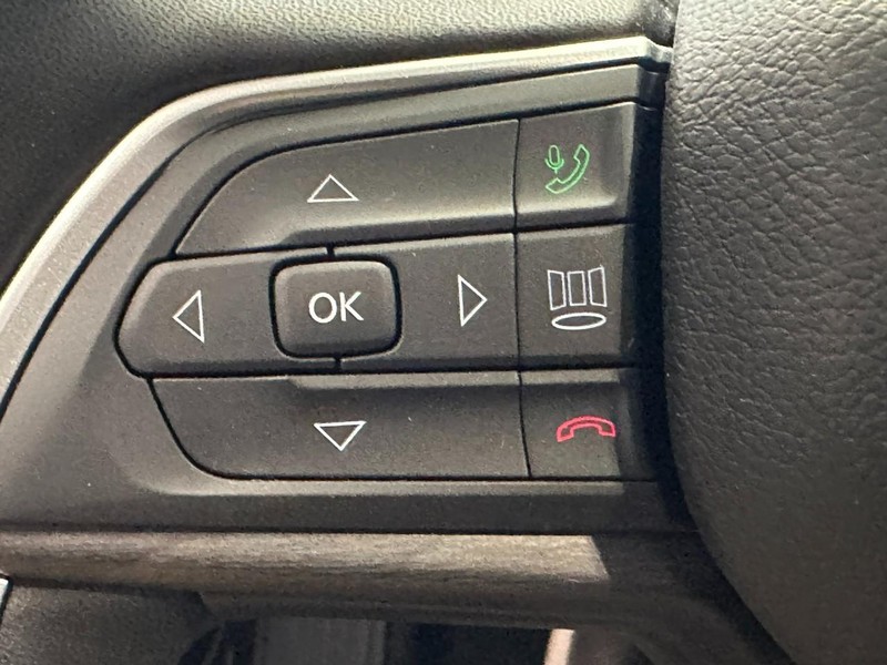 Jeep Grand Cherokee Vehicle Full-screen Gallery Image 12