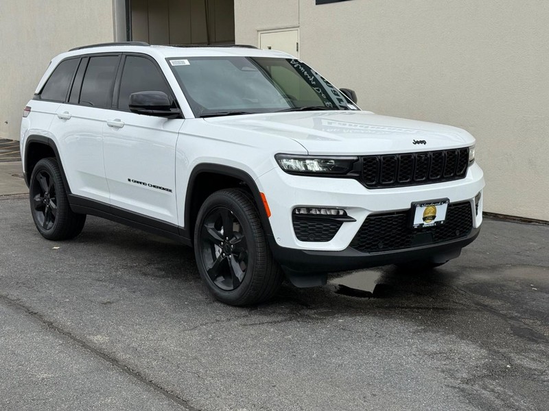 Jeep Grand Cherokee Vehicle Full-screen Gallery Image 2