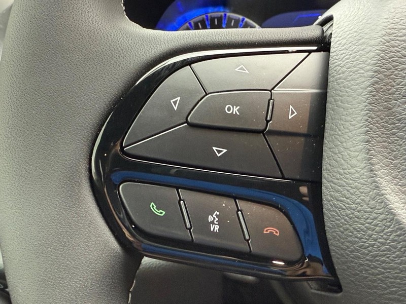 Chrysler Pacifica Vehicle Full-screen Gallery Image 6