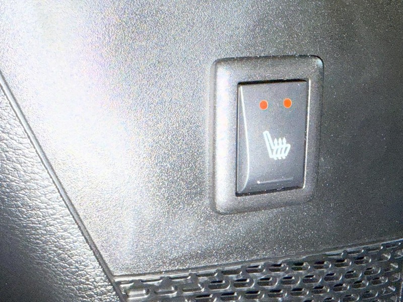 Chrysler Pacifica Vehicle Full-screen Gallery Image 12