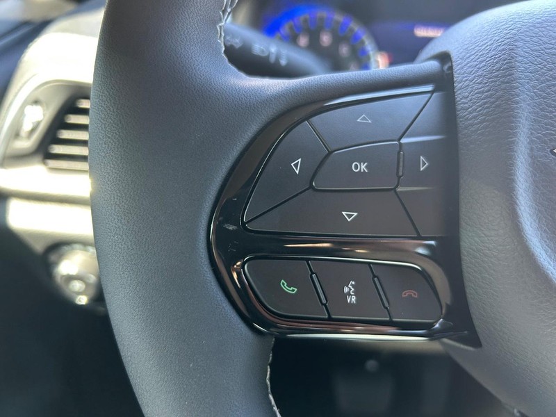 Chrysler Pacifica Vehicle Full-screen Gallery Image 6