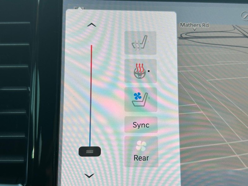 Chrysler Pacifica Vehicle Full-screen Gallery Image 9