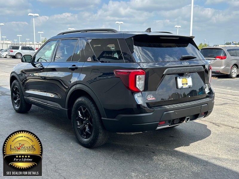 Ford Explorer Vehicle Full-screen Gallery Image 6