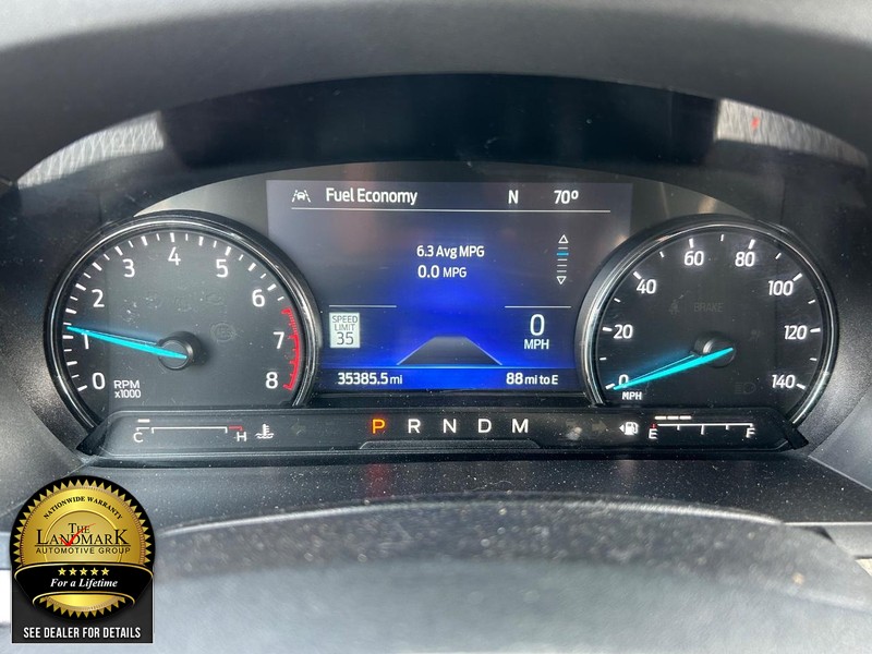 Ford Explorer Vehicle Full-screen Gallery Image 12