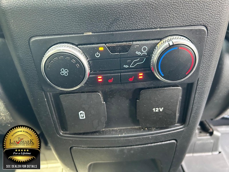 Ford Explorer Vehicle Full-screen Gallery Image 17