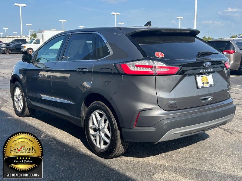 Ford Edge Vehicle Full-screen Gallery Image 6