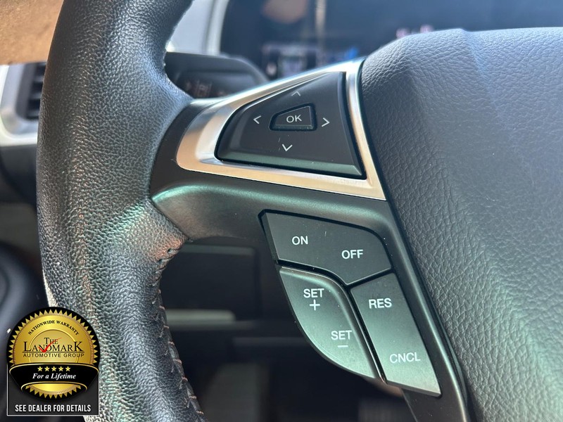 Ford Edge Vehicle Full-screen Gallery Image 10