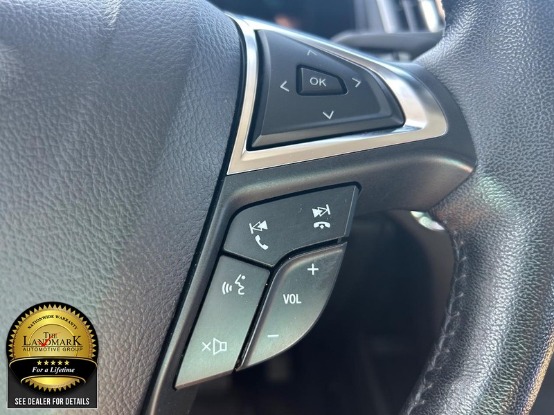 Ford Edge Vehicle Full-screen Gallery Image 11