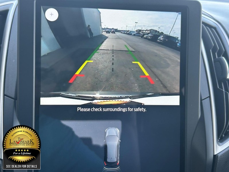 Ford Edge Vehicle Full-screen Gallery Image 13