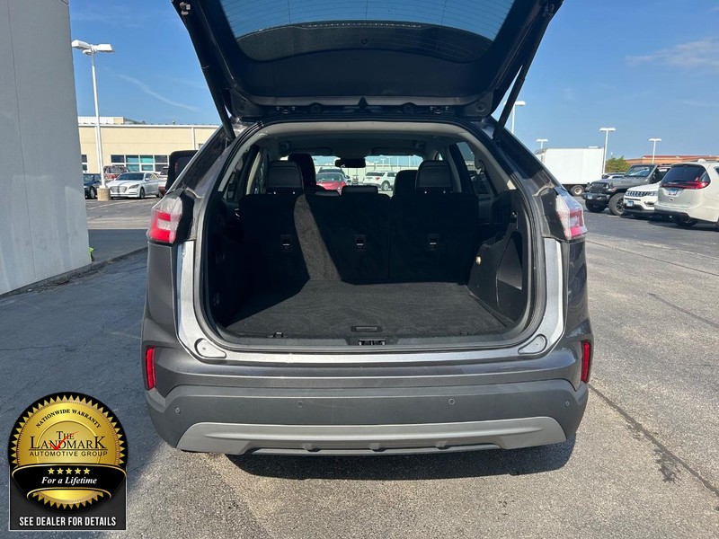 Ford Edge Vehicle Full-screen Gallery Image 19