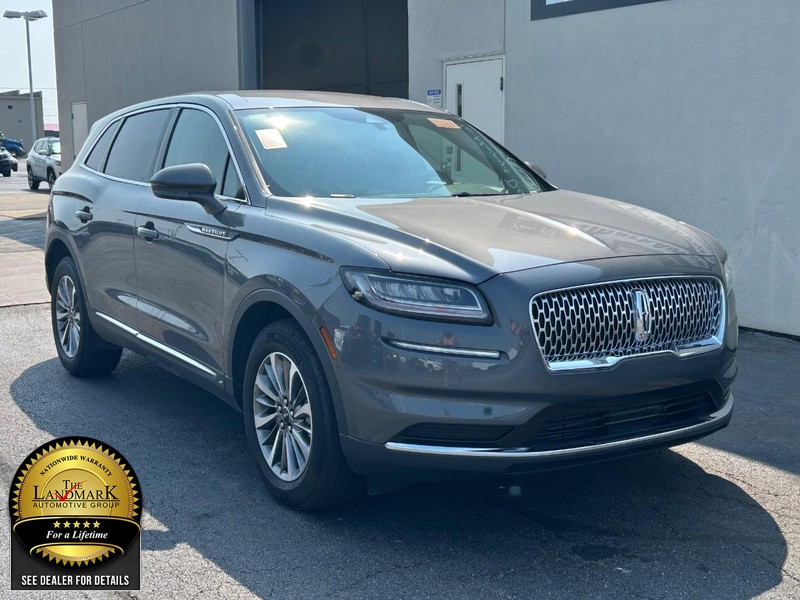 Lincoln Nautilus Vehicle Full-screen Gallery Image 2