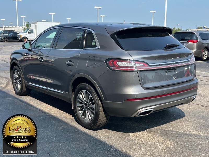 Lincoln Nautilus Vehicle Full-screen Gallery Image 6