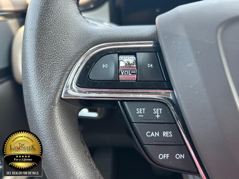 Lincoln Nautilus Vehicle Full-screen Gallery Image 10