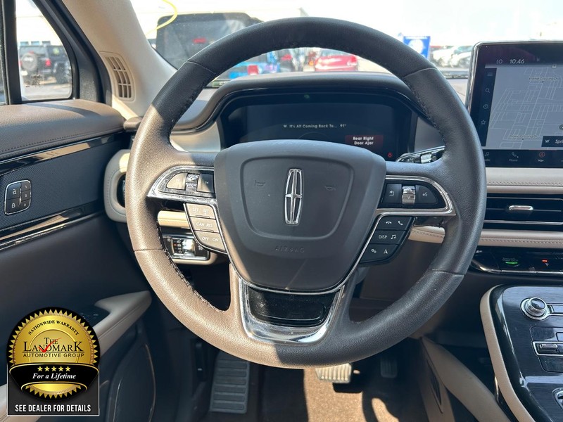 Lincoln Nautilus Vehicle Full-screen Gallery Image 18