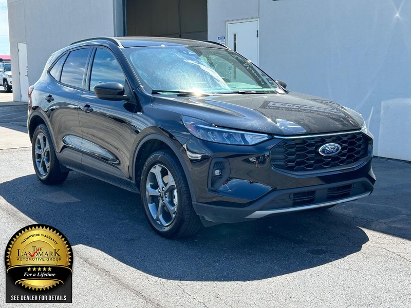 Ford Escape Vehicle Full-screen Gallery Image 2