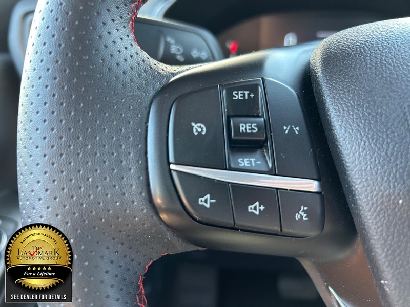 Ford Escape Vehicle Full-screen Gallery Image 10