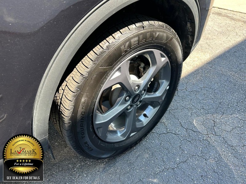 Ford Escape Vehicle Full-screen Gallery Image 20