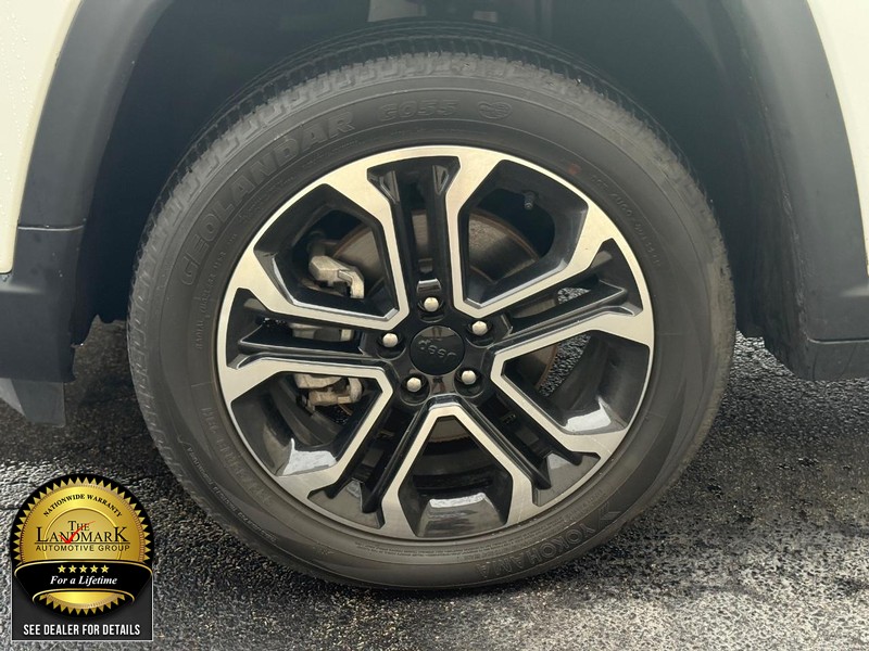 Jeep Compass Vehicle Full-screen Gallery Image 7