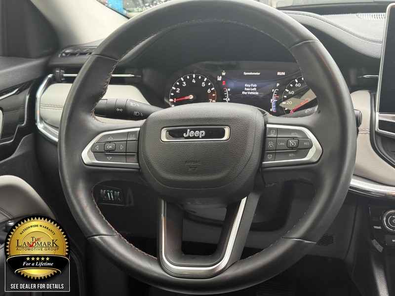 Jeep Compass Vehicle Full-screen Gallery Image 12