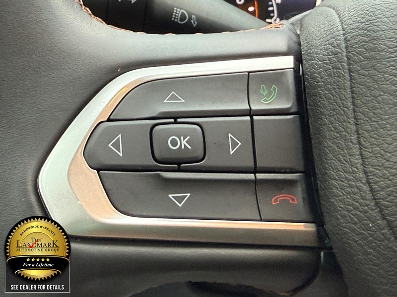 Jeep Compass Vehicle Full-screen Gallery Image 13