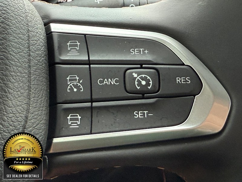 Jeep Compass Vehicle Full-screen Gallery Image 14