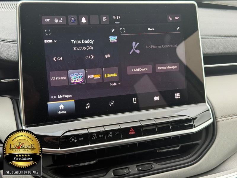 Jeep Compass Vehicle Full-screen Gallery Image 16