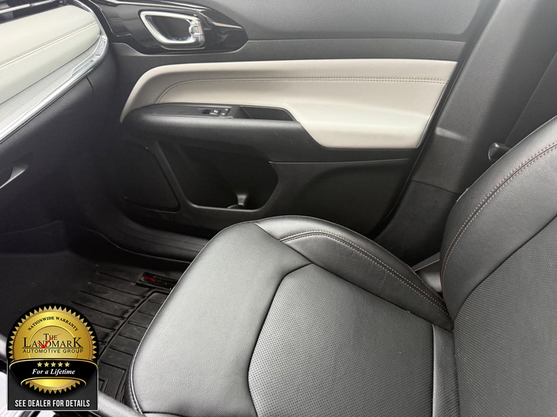 Jeep Compass Vehicle Full-screen Gallery Image 20