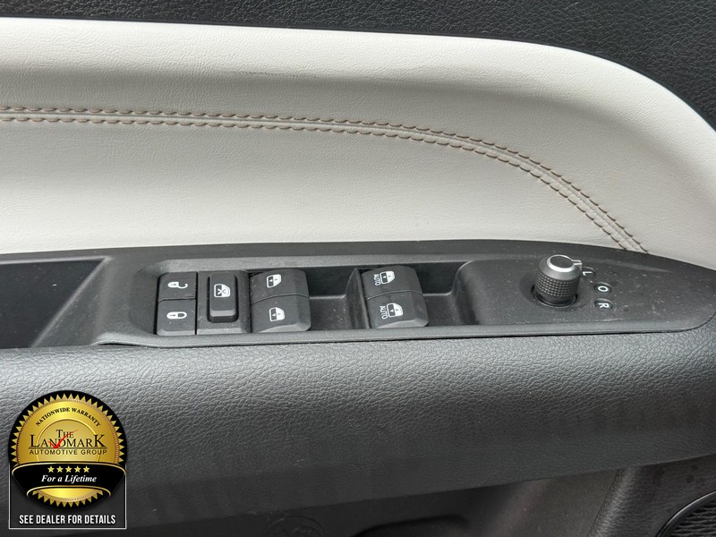 Jeep Compass Vehicle Full-screen Gallery Image 22